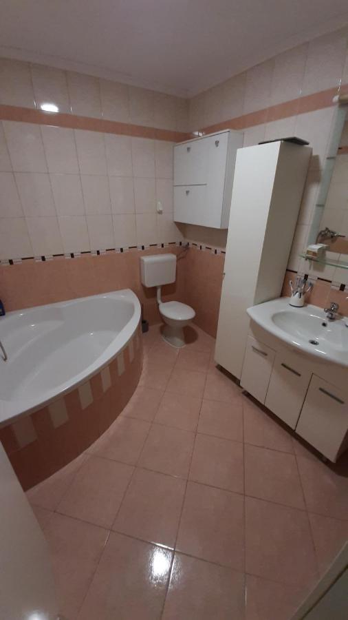 מאקרסקה Apartments Ljube מראה חיצוני תמונה