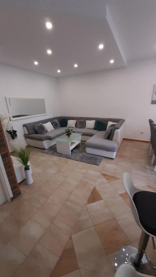 מאקרסקה Apartments Ljube מראה חיצוני תמונה